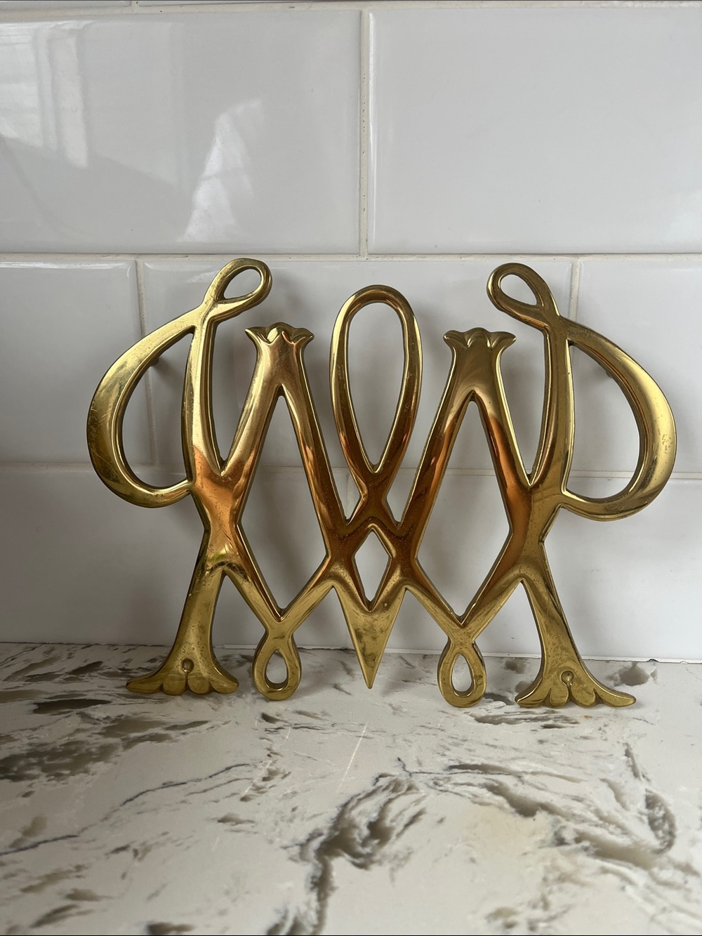 Virginia Metalcrafters Williamsburg William & Mary Cypher Brass Trivet Gold